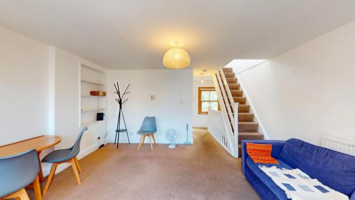 2 Bedroom Flat To Rent In Chalton Street, London, NW1