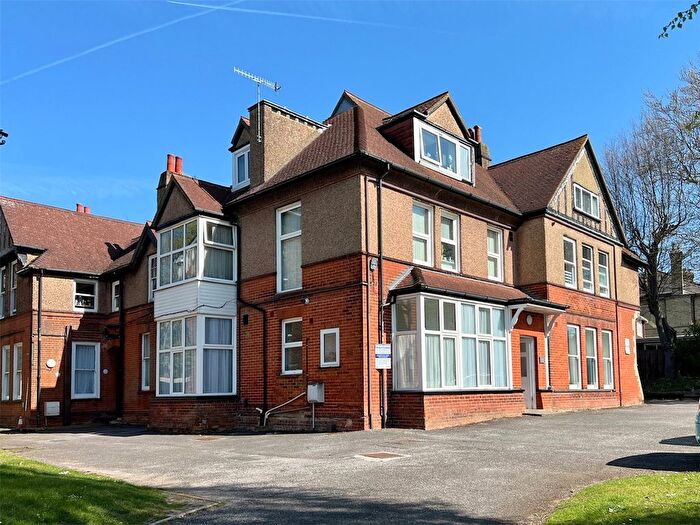 1 Bedroom Flat For Sale In Clandon Road, Guildford, Surrey, GU1