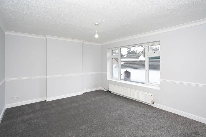 2 Bedroom Maisonette To Rent In Belle Vue Lane, Bushey, WD23