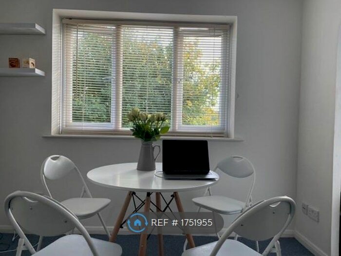 1 Bedroom Flat To Rent In Waddington Close, London, EN1