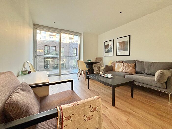 1 Bedroom Flat To Rent In Devan Grove, London, N4