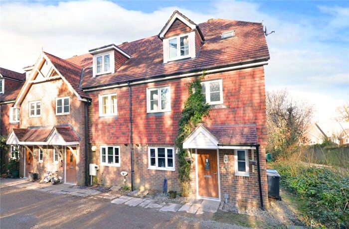 4 Bedroom End Of Terrace House For Sale In Maple Dell, Lower Dene, East Grinstead, RH19