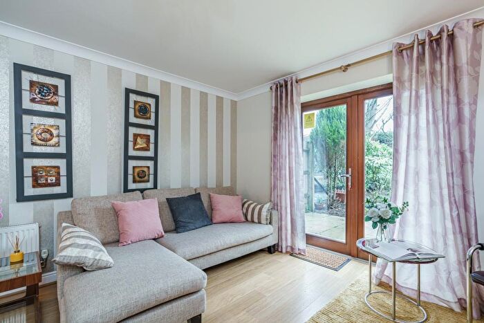 4 Bedroom Town House To Rent In John North Close, High Wycombe, HP11