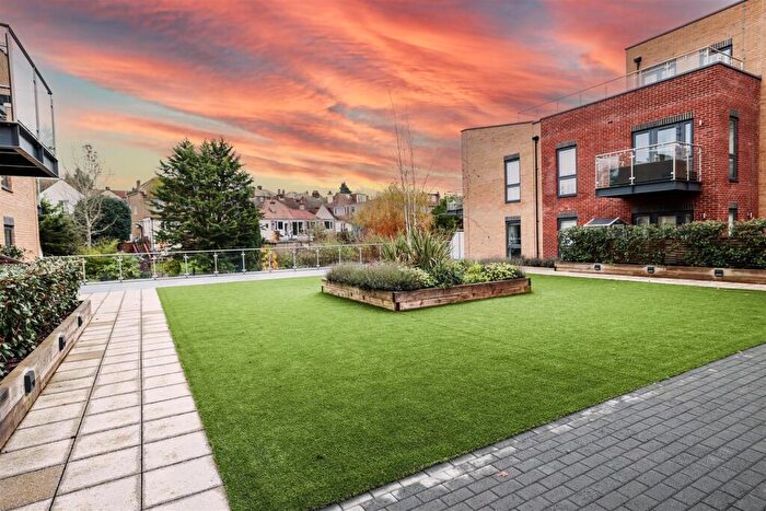 2 Bedroom Apartment For Sale In Frogmore Road, Hemel Hempstead, HP3