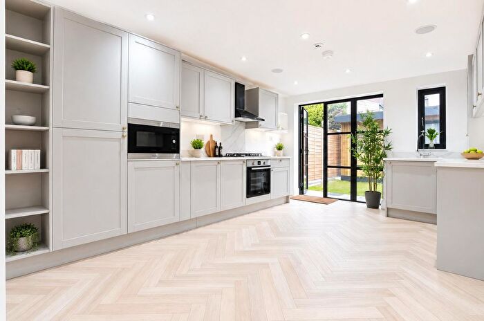 3 Bedroom Terraced House For Sale In Goldsmith Road, London, E17