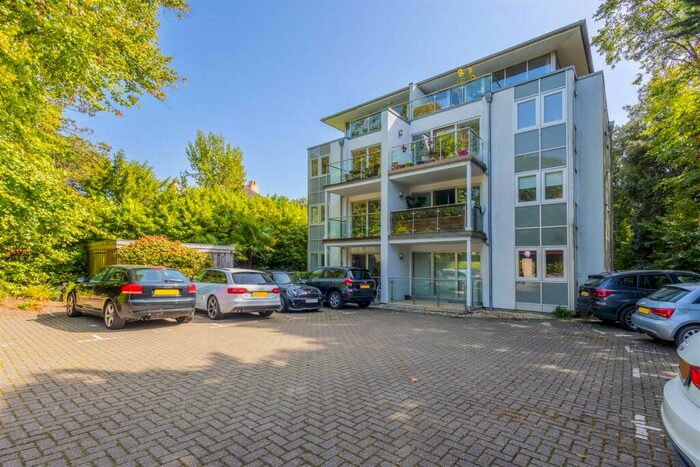 1 Bedroom Apartment To Rent In Chine Crescent Road, Bournemouth, Dorset, BH2