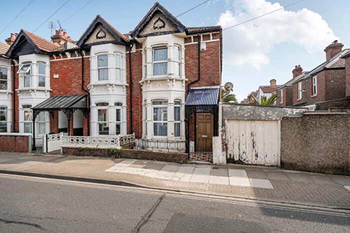 3 Bedroom End Of Terrace House For Sale In Winter Road, Southsea, PO4
