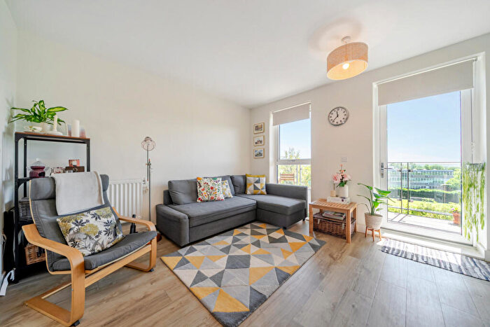 2 Bedroom Apartment For Sale In Apple Yard, London, SE20