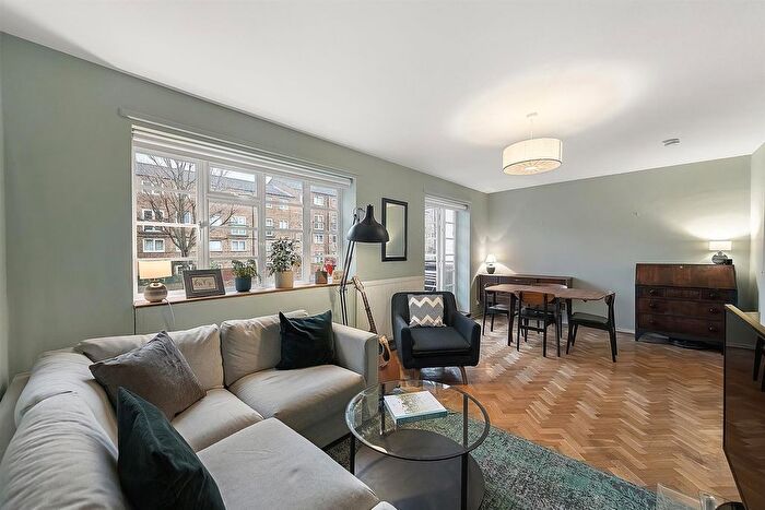 2 Bedroom Flat To Rent In Camberwell Grove, London, SE5