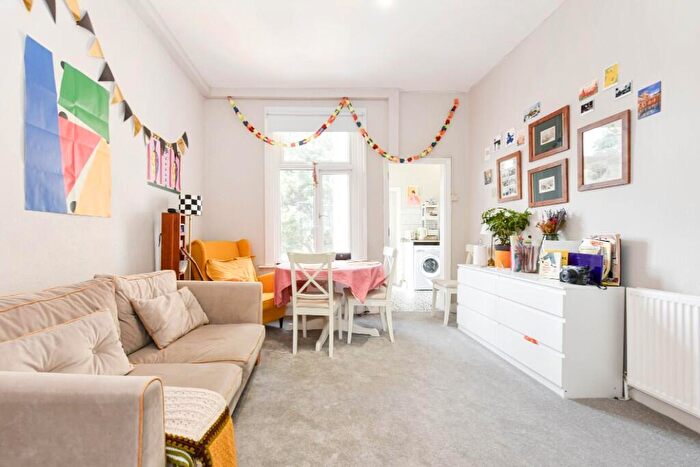 2 Bedroom Flat To Rent In Bardolph Road, London, N7