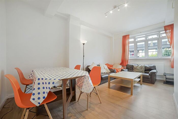 3 Bedroom Flat To Rent In St. Olaves Estate, Druid Street, London, SE1