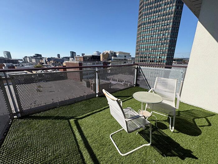 2 Bedroom Apartment To Rent In Park View, Cardiff City Centre, CF10