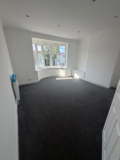 3 Bedroom Flat To Rent In London, E18