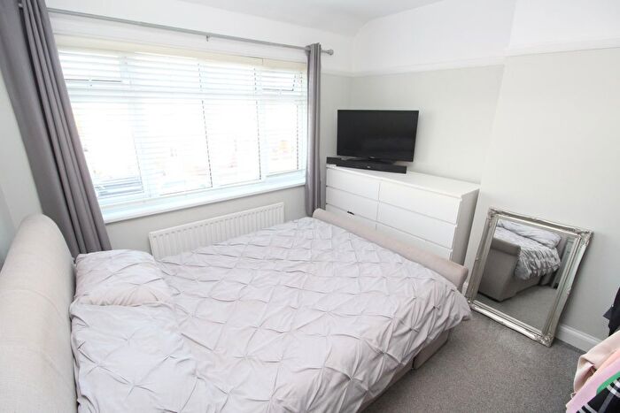 3 Bedroom Semi-Detached House For Sale In Windsor Avenue, Glen Parva, Leicester, LE2