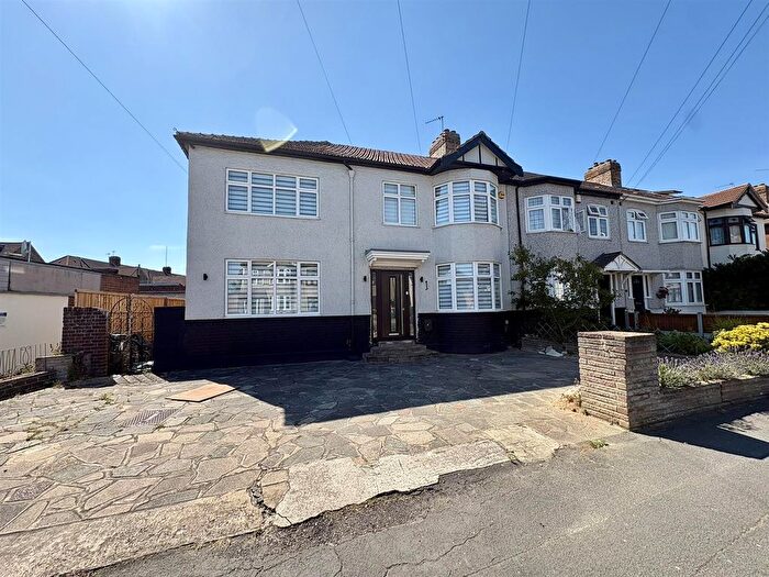 4 Bedroom End Terrace House For Sale In Northdown Road, Hornchurch, RM11