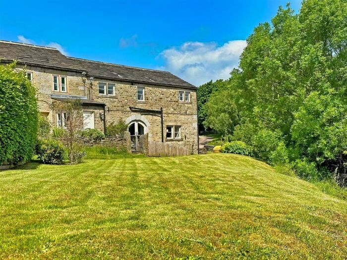 4 Bedroom Barn Conversion For Sale In Lower Top Of Hill, Barkisland, HX4