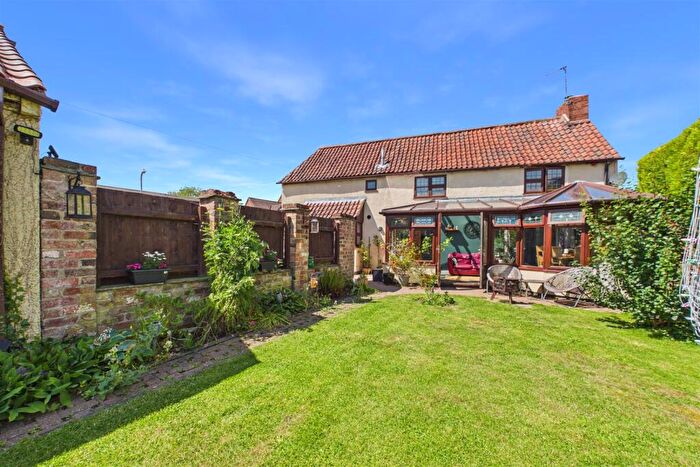 2 Bedroom End Of Terrace House For Sale In Welbournes Lane, Long Bennington, Newark, NG23