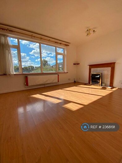 4 Bedroom Terraced House To Rent In Weekes Drive, Slough, SL1