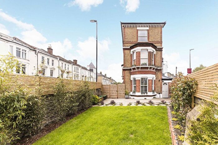 Studio To Rent In Battersea Rise, London, SW11