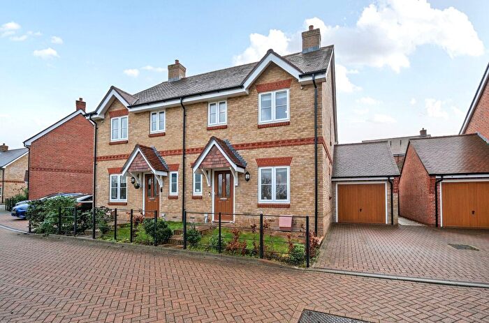 3 Bedroom Semi-Detached House For Sale In Gardenia Drive, Wrecclesham, Farnham, Surrey, GU10