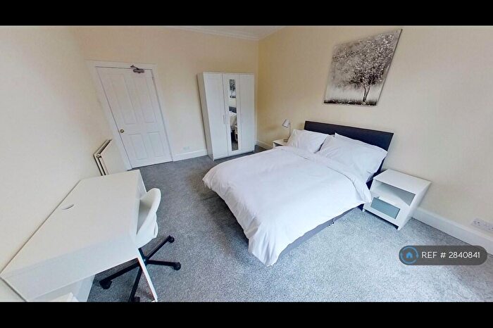 3 Bedroom Flat To Rent In Skene Terrace, Aberdeen, AB10