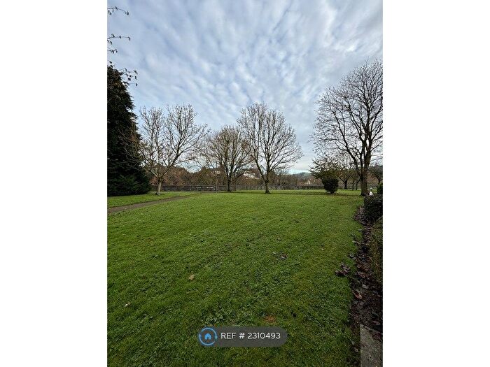 1 Bedroom Flat To Rent In St. Marys Close, Newtown, SY16