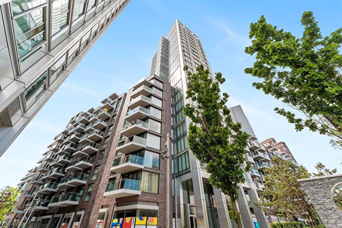 Studio To Rent In Kingwood House, Chaucer Gardens, E1