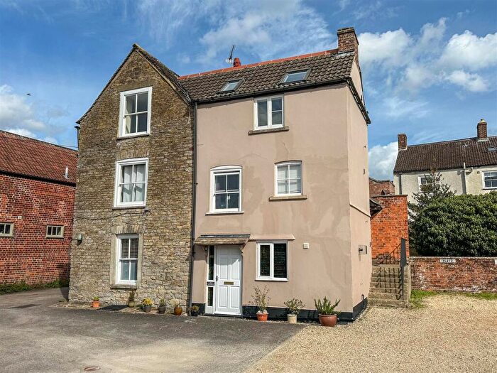 1 Bedroom Flat For Sale In Olivers Lane, Malmesbury, SN16