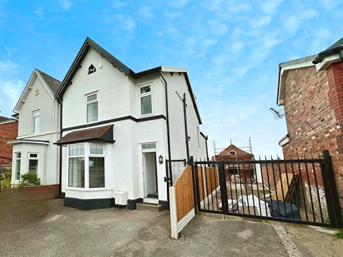 3 Bedroom Semi-Detached House To Rent In Shellfield Road, Southport, PR9