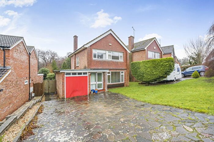 3 Bedroom Detached House For Sale In Hithercroft Road, High Wycombe, HP13