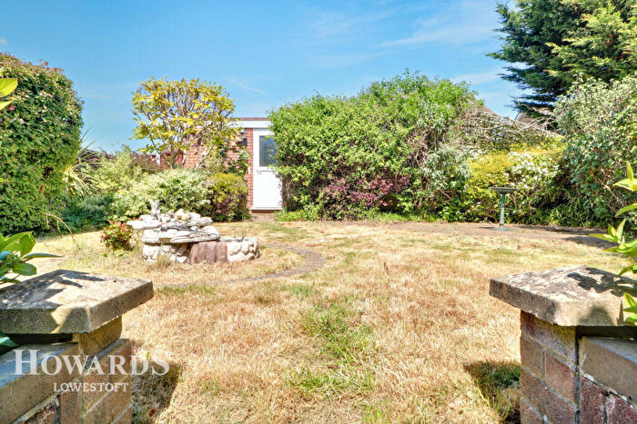 2 Bedroom Detached Bungalow For Sale In Marbella Green, Lowestoft, NR33