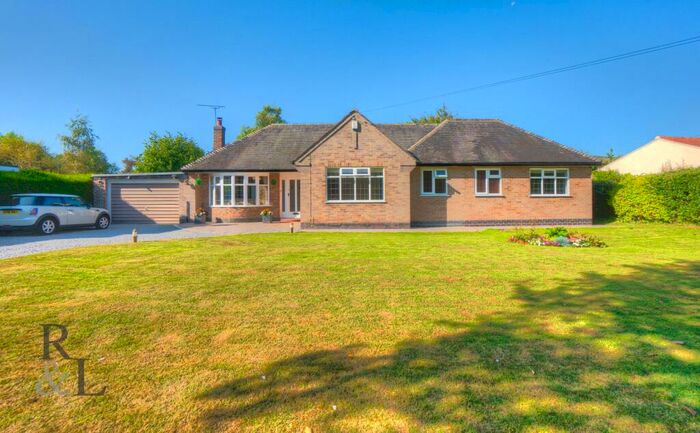 3 Bedroom Bungalow For Sale In Stanton Lane, Keyworth, Nottingham, NG12