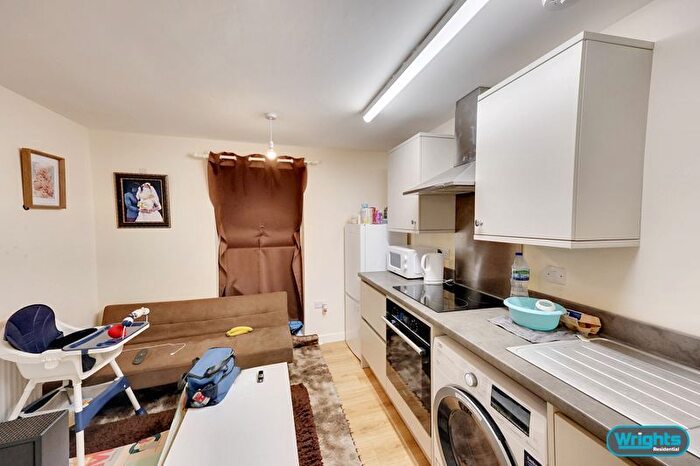 2 Bedroom Flat To Rent In Wellsway, Bath, BA2