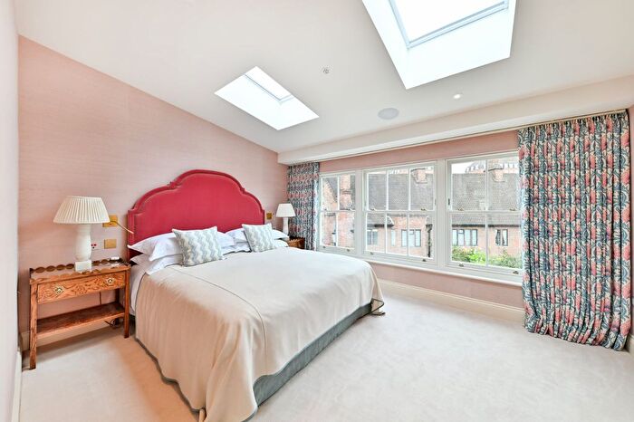 4 Bedroom Detached House For Sale In Elystan Place, London, SW3