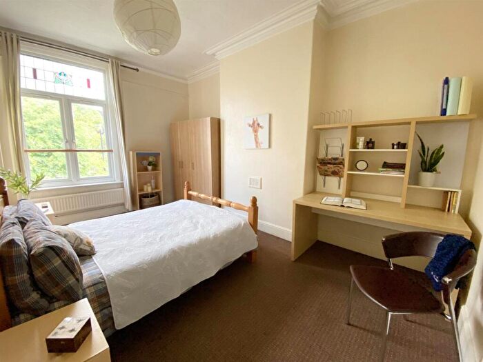 7 Bedroom Terraced House To Rent In Ash Grove, Hyde Park, Leeds, LS6