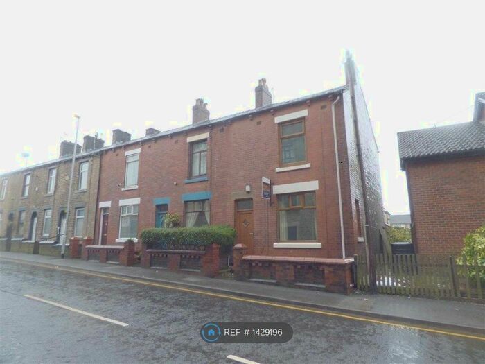 2 Bedroom End Of Terrace House To Rent In St. John Street, Oldham, OL4