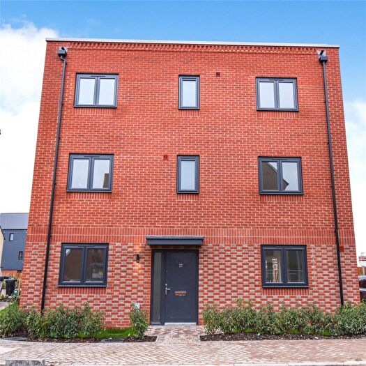 3 Bedroom Detached House To Rent In Joseph Ward Close, Chelmsford, Essex, CM1