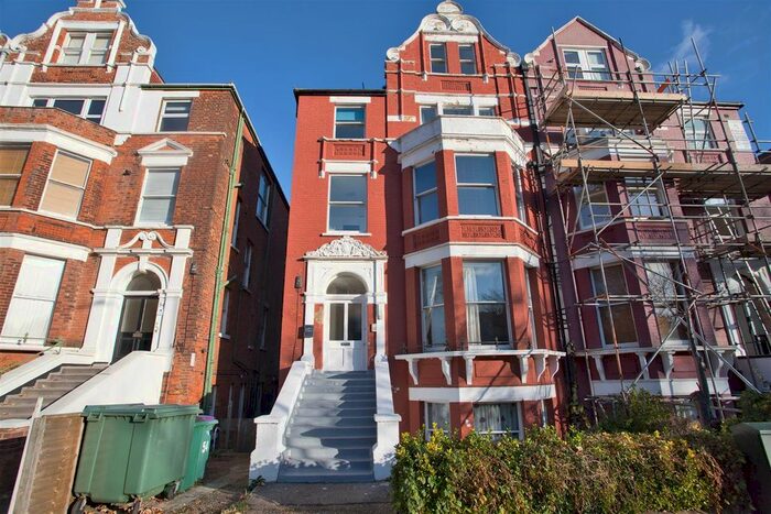 2 Bedroom Flat To Rent In Earls Avenue, Folkestone, CT20