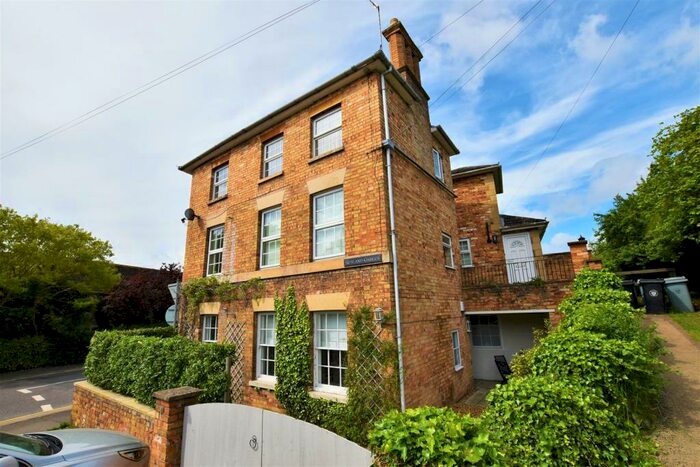 2 Bedroom Flat To Rent In Tinwell Road, Stamford, PE9