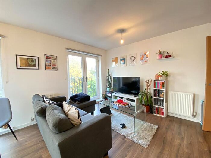 2 Bedroom Apartment For Sale In Knightsbridge Court, Blackburn Street, Salford, M3
