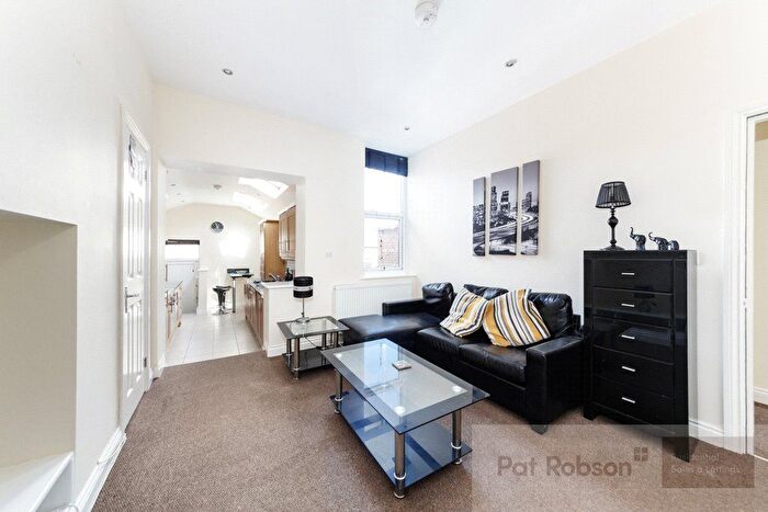 3 Bedroom Flat To Rent In Glenthorn Road, Jesmond, Newcastle Upon Tyne, NE2