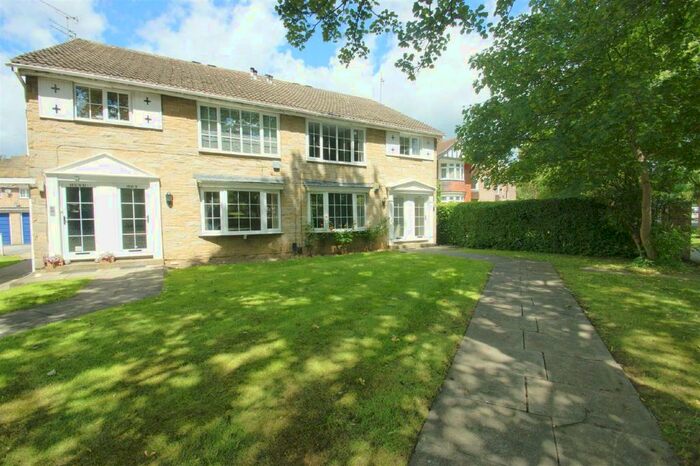 2 Bedroom Flat To Rent In Scott Hall Road, LS17