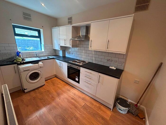 1 Bedroom Flat To Rent In Hither Green Lane, London, SE13