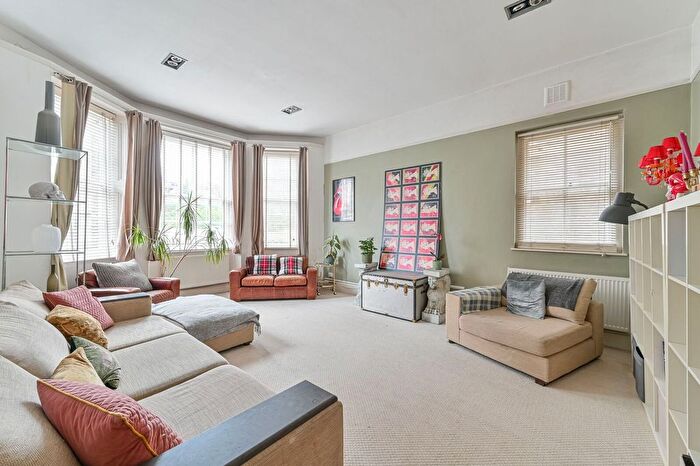 3 Bedroom Flat To Rent In Anerley Road, Penge, London, SE20