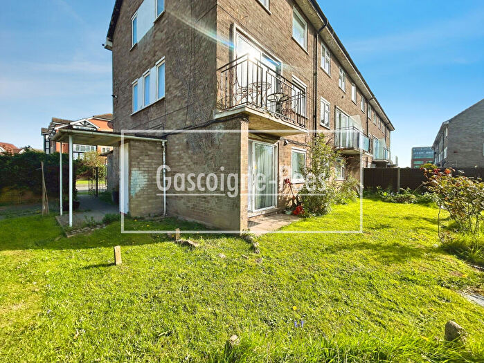 2 Bedroom Flat To Rent In Conegar Court, Stoke Pogess Lane, SL1