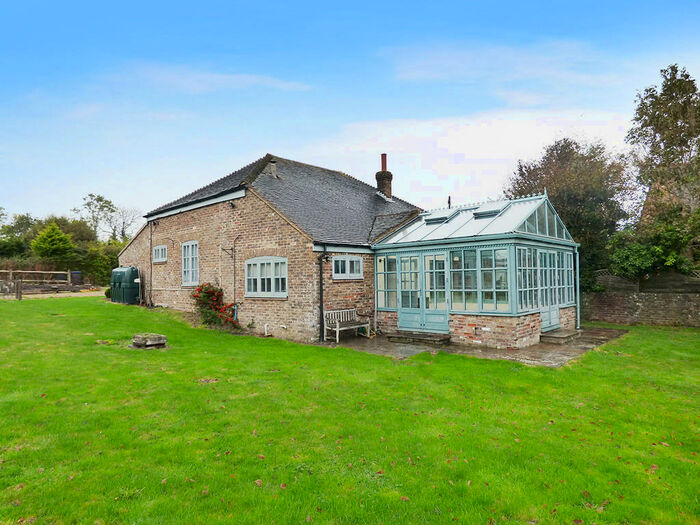 3 Bedroom Cottage To Rent In The Stables, Castle Goring Mews, BN13