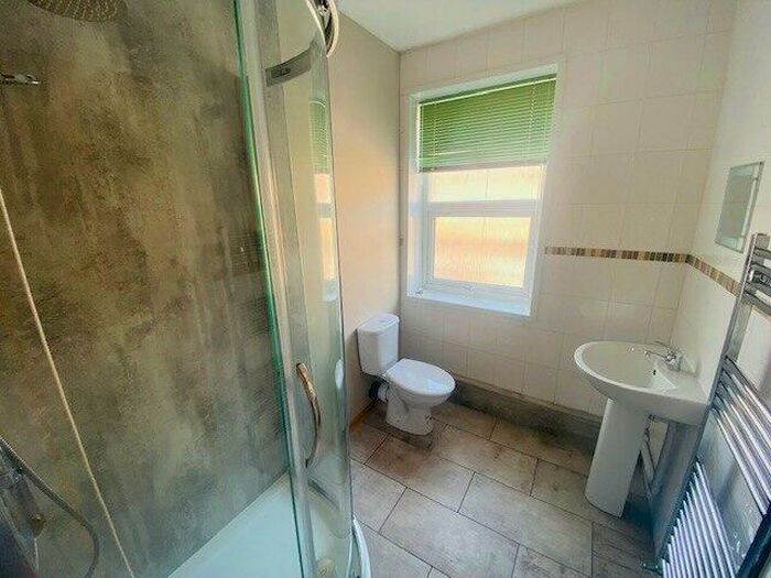 6 Bedroom Terraced House To Rent In North Luton, Cardiff, CF24