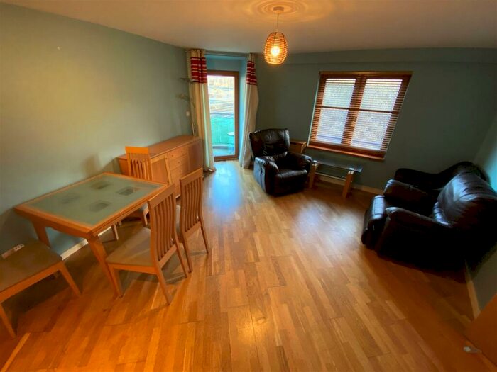 2 Bedroom Apartment To Rent In Parkers Apartments, Corporation Street, Manchester, M4