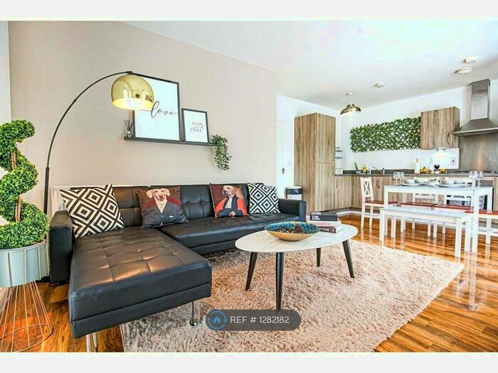 2 Bedroom Flat To Rent In Columbia Place, Milton Keynes MK9