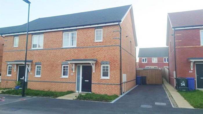 3 Bedroom Semi Detached House To Rent In New Hills Road, Doncaster, DN2